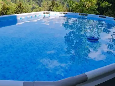 Für die warme Jahreszeit haben wir auch einen Poolplatz und einen Aufstellpool 5.5 x 2.75 x 1.20 m erstellt