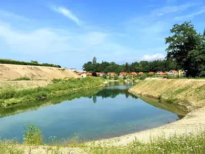 PoolOfHouse