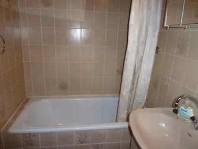 FH Räthzel Badezimmer mit Badewanne