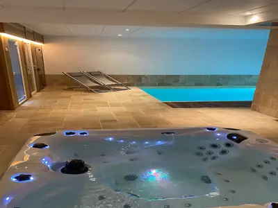 PoolOfHouse