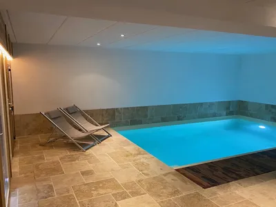 PoolOfHouse
