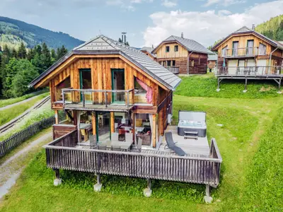 Außenseite Ferienhaus [Sommer]