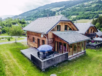 Außenseite Ferienhaus [Sommer]
