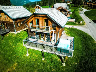 Außenseite Ferienhaus [Sommer]