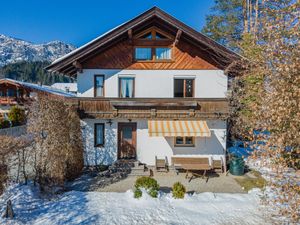 23896330-Ferienhaus-8-St. Johann in Tirol-300x225-5