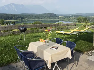 Terrasse & Liegewiese