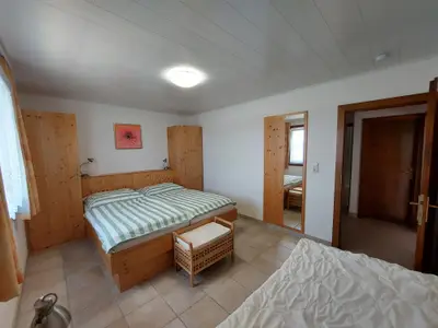 Dreibettzimmer H2