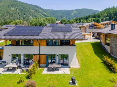 Außenseite Ferienhaus [Sommer]