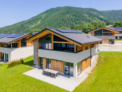 Außenseite Ferienhaus [Sommer]