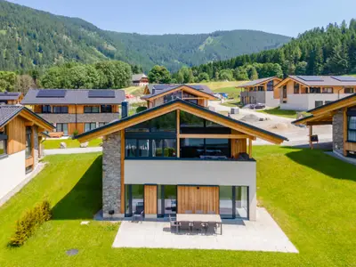 Außenseite Ferienhaus [Sommer]