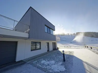 Außenseite Ferienhaus [Winter]