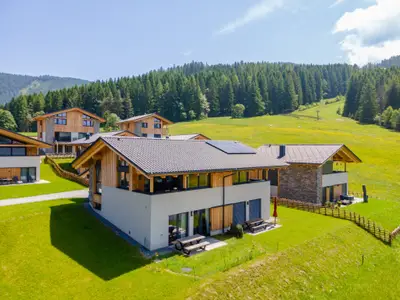 Außenseite Ferienhaus [Sommer]