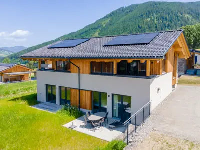 Außenseite Ferienhaus [Sommer]