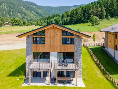 Außenseite Ferienhaus [Sommer]