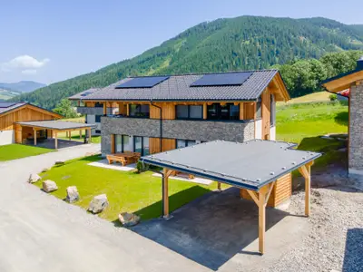 Außenseite Ferienhaus [Sommer]