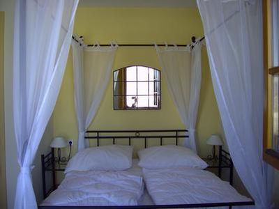 Schlafzimmer 2 mit Himmelbett