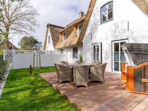 möb. Terrasse mit Strandkorb