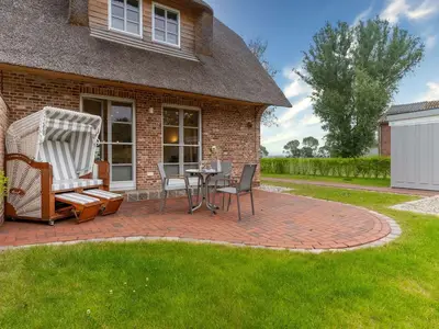 Terrasse mit Strandkorb