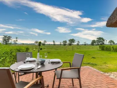 Terrasse mit Blick ins Grüne