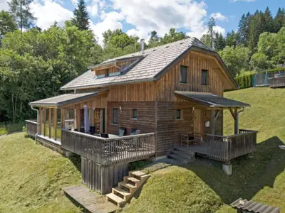 Außenseite Ferienhaus [Sommer]