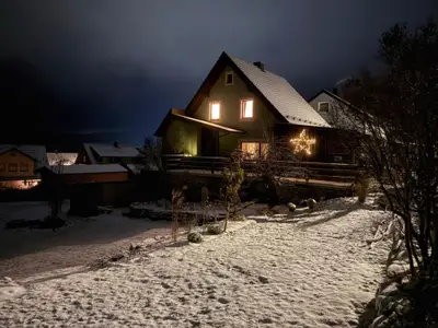 Außenseite Ferienhaus [Winter]