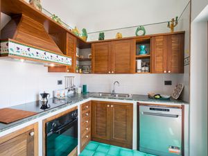 23764012-Ferienhaus-7-Stalettì-300x225-4