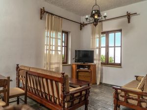 23355196-Ferienhaus-6-Stalos-300x225-5