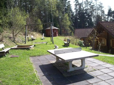 Blick auf den Spielplatz im Feriendorf