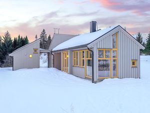 Ferienhaus für 8 Personen (100 m²) in Stamsund
