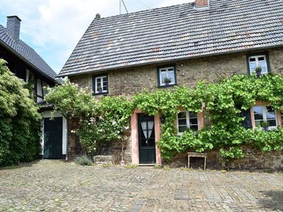 Eingang Altes Steinhaus mit Innenhof