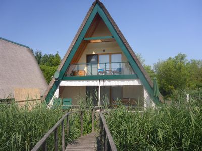 Terrasse mit Verbindungssteg Hafen