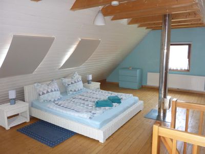 Großes Schlafzimmer oben