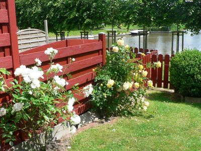 Garten mit Rosen