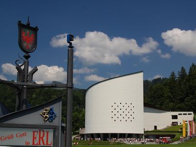 Ferienhaus Osterauer, Passionsspielhaus Erl