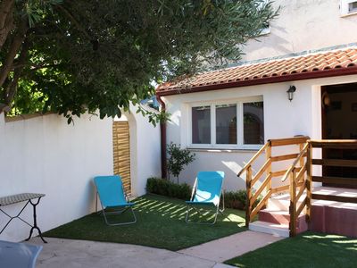 Entrée du gîte et terrasse