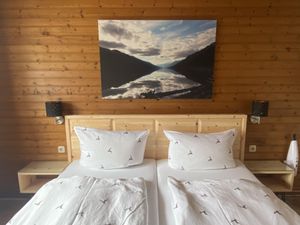 Schlafzimmer, Zirbenbett 180x200cm