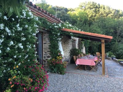 Terrasse sud: le coin repas