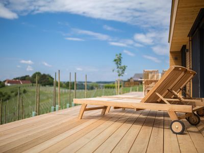 Terrasse mit Blick auf Weingärten