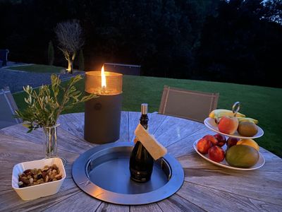 kleiner Snack auf der Terrasse