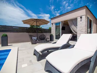 Ferienhaus für 8 Personen (250 m²) in Benčići 2/10