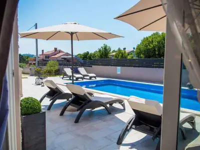 Ferienhaus für 8 Personen (250 m²) in Benčići 7/10