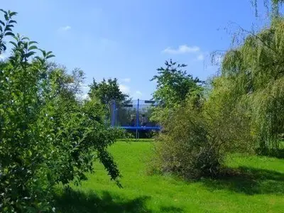 Garten mit Trampolin