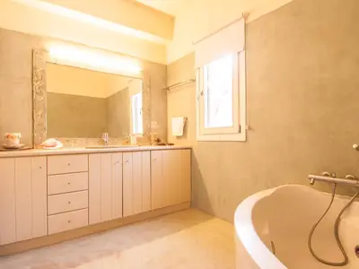 Haus 1 - Hauptbadezimmer