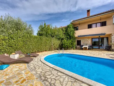 Ferienhaus für 6 Personen (130 m²) in Radetići 1/10