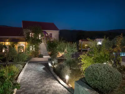 Ferienhaus für 11 Personen (280 m²) in Milna 10/10