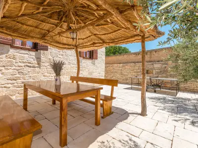 Ferienhaus für 8 Personen (200 m²) in Vrana 6/10
