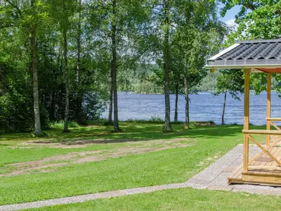 Sauna und Blick zum See