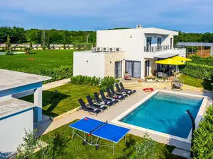 Ferienhaus für 12 Personen (300 m²) in Vodnjan