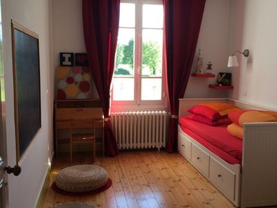 3 Schlafzimmer im Obergeschoss mit einem komfortablen ausklappbaren Sofa-Bett