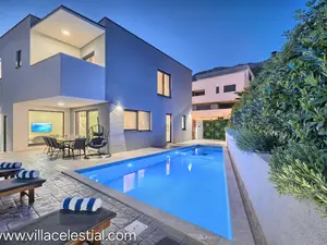 Ferienhaus für 7 Personen (230 m²) in Podstrana